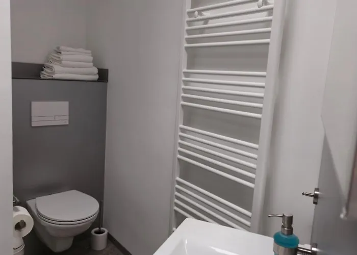 Offbase No6 公寓式酒店 3*